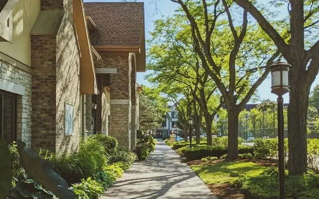 Schaumburg- International Village 3