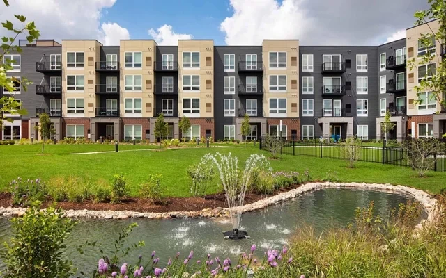 Elan Yorktown Apartments - シカゴの学生向け宿泊施設