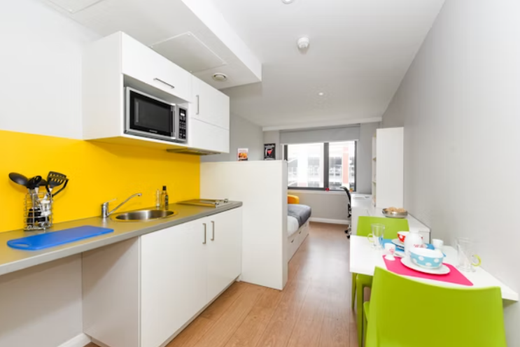 Studio Gold - Upper Floor