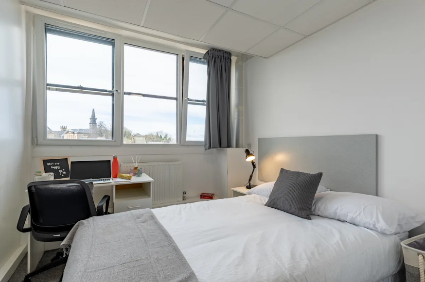 Silver En Suite City View