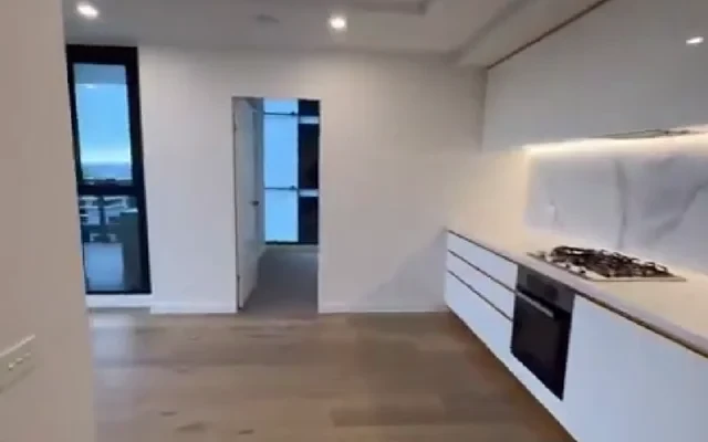 845 Whitehorse Road 3