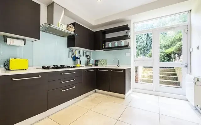 West Heath Road, London, NW3 7UR 4