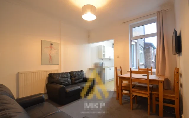Entire Place·4B2B···15 Winnie Rd 0
