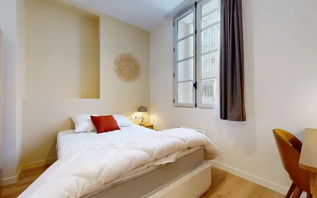 Nice double ensuite bedroom near Parc Clemenceau 4