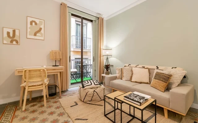 NEWLY RENOVATED WITH BRIGHT TERRACE APARTMENT 0
