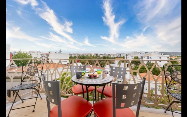 Peaceful 1 BDR Apartment W/ Balcony 0