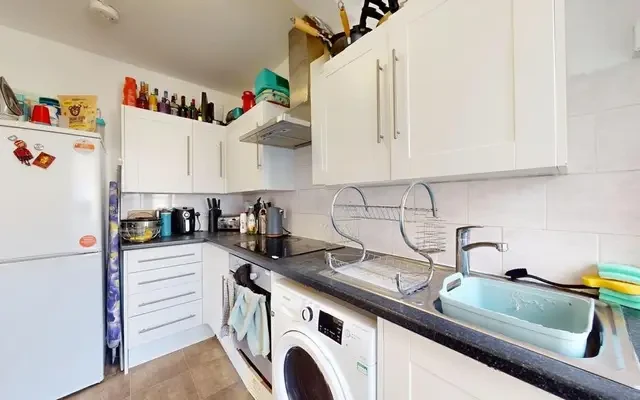 Hendon Way 26176# 3