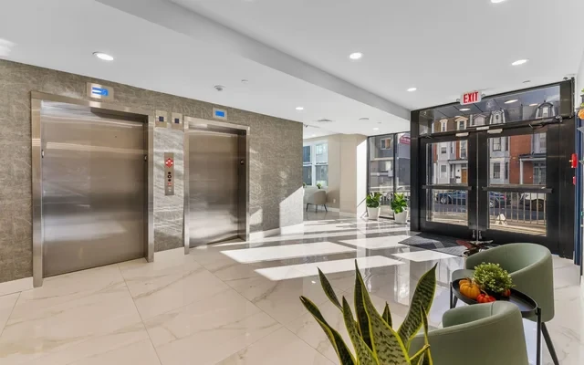 4211 Suites 4