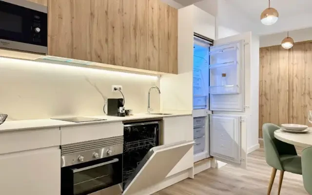 studio in Huertas   Cortes (Centro) 0