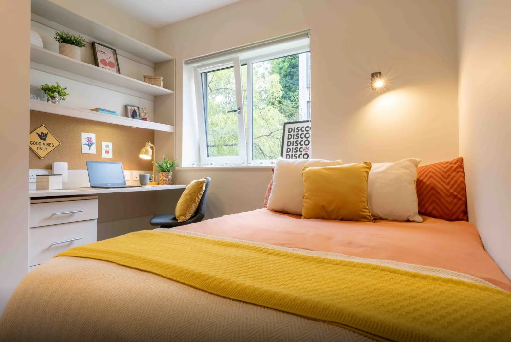 Bronze En Suite Plus