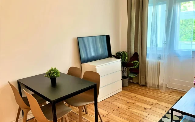 Kaiserin-Augusta-Allee 2