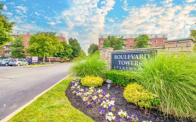 Boulevard Towers Apartments - New York student accommodation