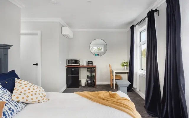 Room 6/12 Talbot Street South, Ballarat Central 1