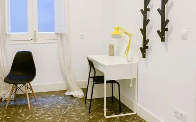 Piso de 7 habitaciones en Ciutat Vella 1