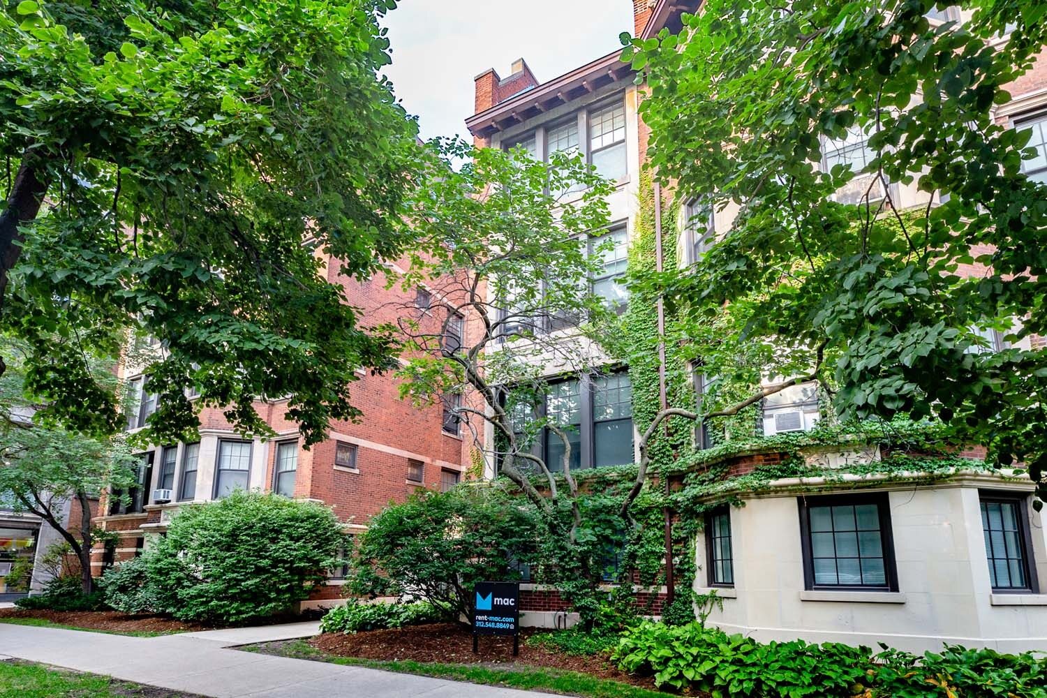 5325 S. Hyde Park Boulevard 3