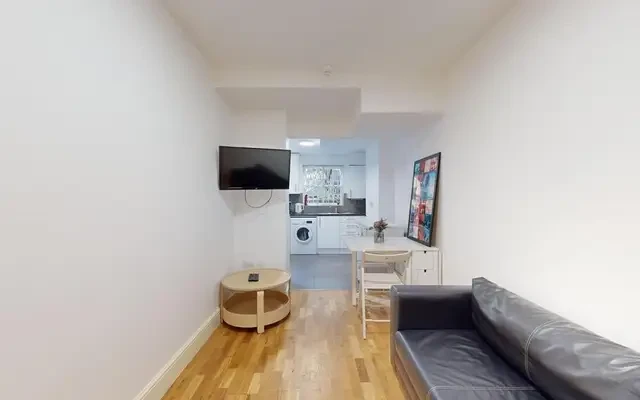 Ifield Road 13534# 0