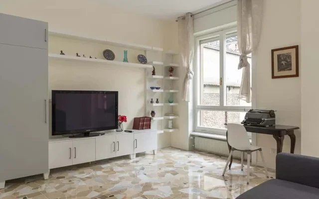 modern 2-bed apartment w/balcony 3