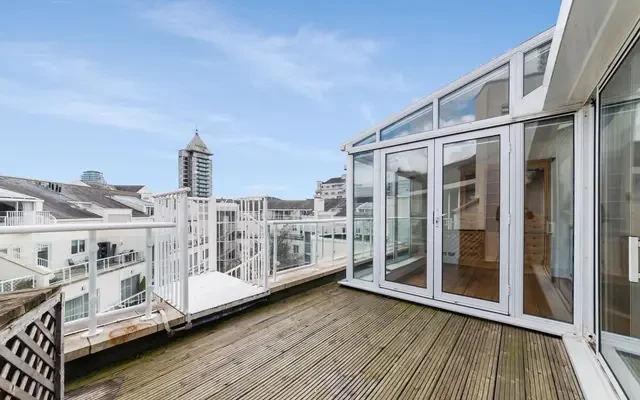 Carlyle Court, Chelsea Harbour, London, SW10 0UQ 1