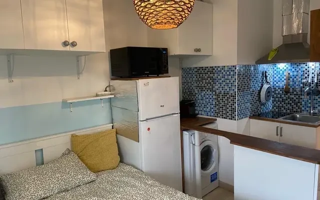 Levallois-Perret 92e·15m²·F1·Studio·With furniture 2