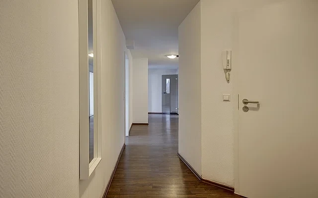 Koenig-Karl-Strasse 84DE-09-011M 1