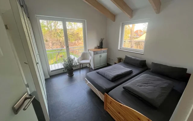 helle, moeblierte Wohnung, 2 Zimmer und Bad 1