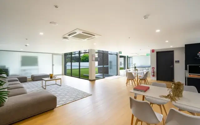 Burwood 4