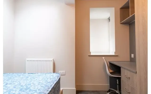 Gloucester Road Bishopston, Bristol BS7 8BA 4