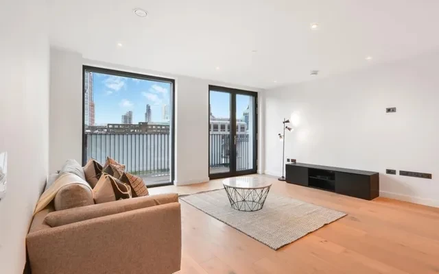 LH-Clarendon Court 2