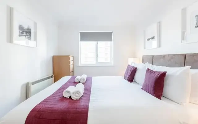Kingston upon Thames, KT2 5AQ 1