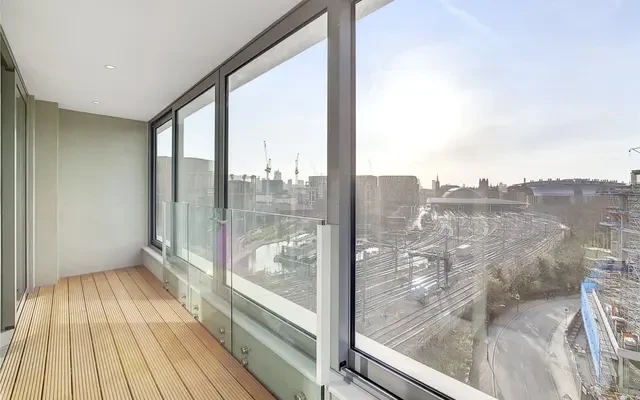 Onyx Apartments, N1C 2