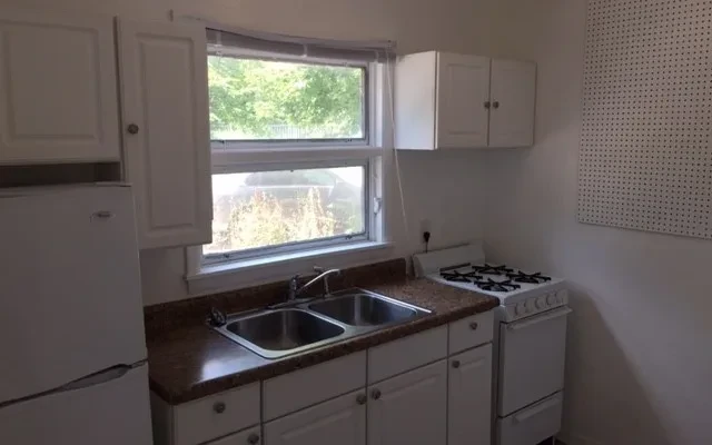 704 W. Stoughton 4