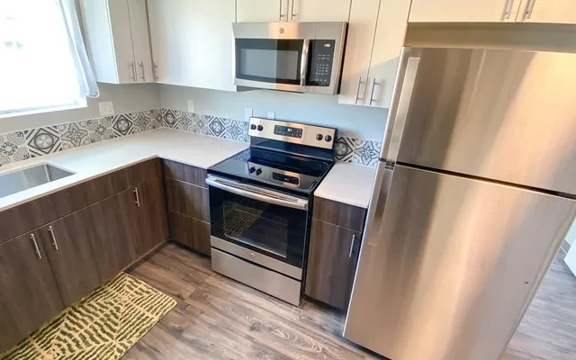 College Crest Apartments 4