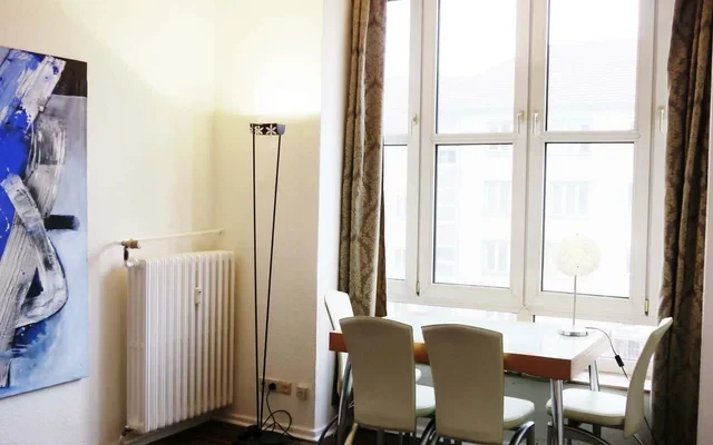 Helle & moderne Wohnung im Grunewald 1