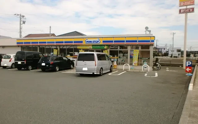 レオパレスマイガーデン 4