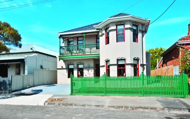 4 Carnarvon St, Brunswick 1