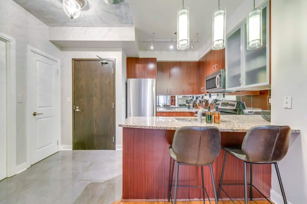 18 yorkville ave #304 3