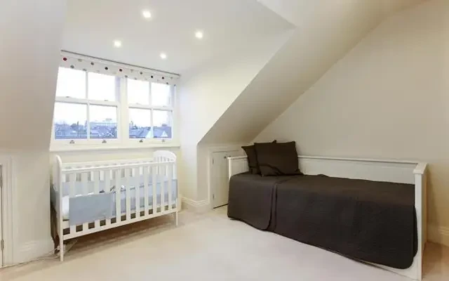 Clifton Road, Kingston Upon Thames, KT2 6PH 4