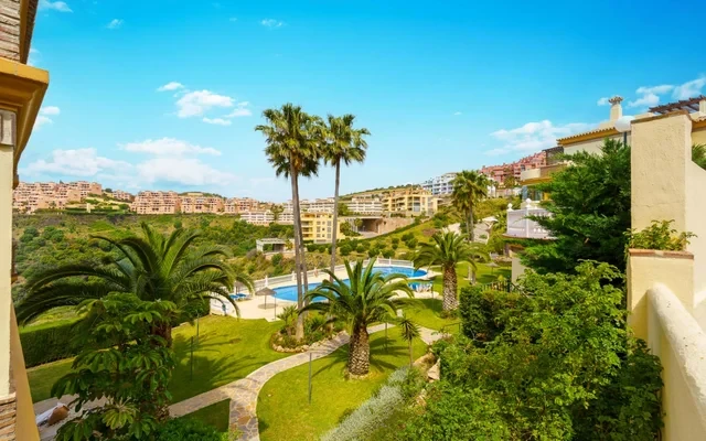 View of the sun apartment with pool 2