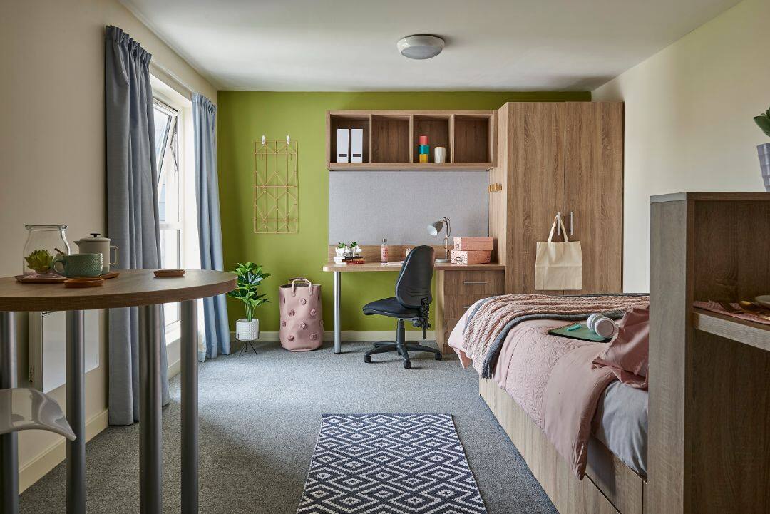 Deluxe Studio (Accessible)