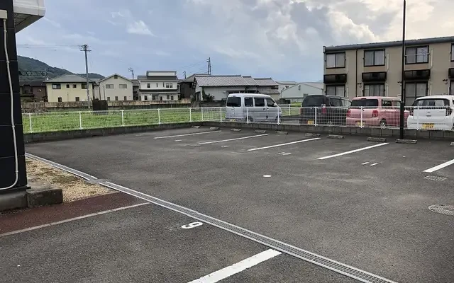 レオパレスひまわり 1