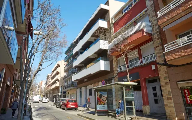 studio near Carrer Independencia 4