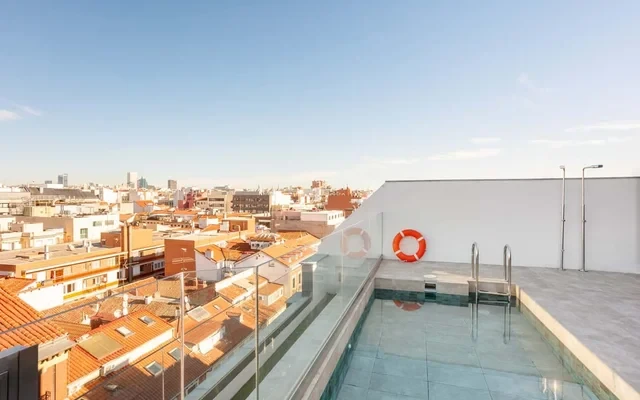 Java - 3 bedroom and shared pool in Almagro 3