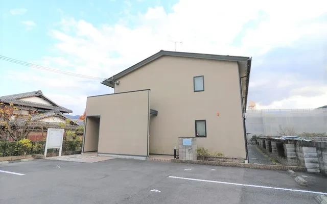 コンフォール百々 0