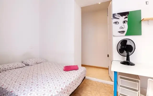 Double Bedroom with Private Terrace in Sants 0