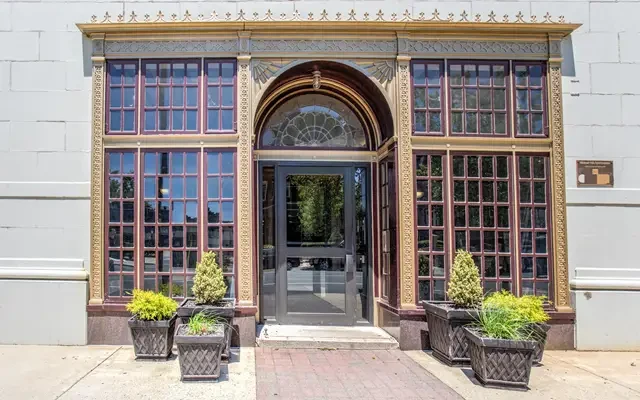 CA - 4111 Walnut Street 3