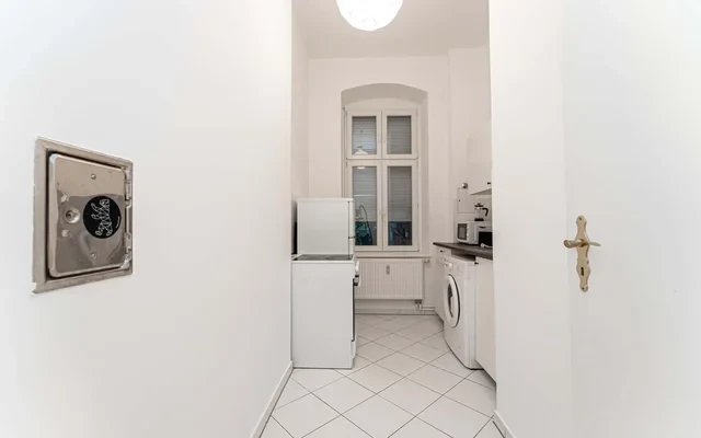 Studio Apartment 4