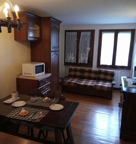 Apartment in Via al Sole, Pinzolo for 55 m² with 1 bedrooms