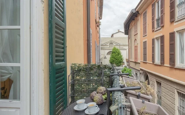 Wine Not Apartment in Como City Centre 4