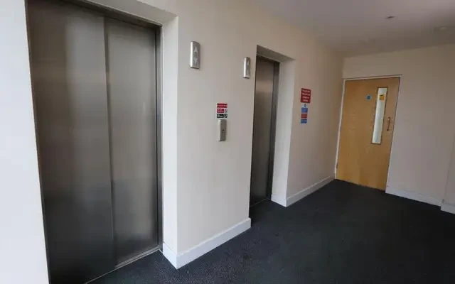 apartment in Poplar 0