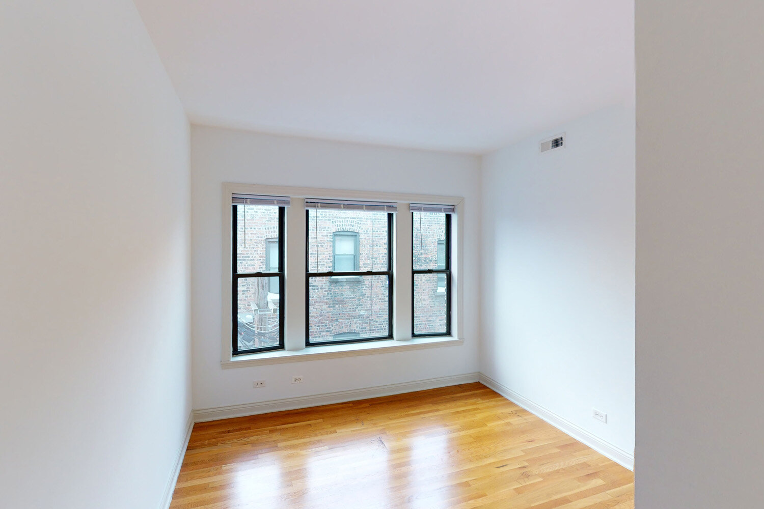 5400-5408 S. Ingleside Avenue 2